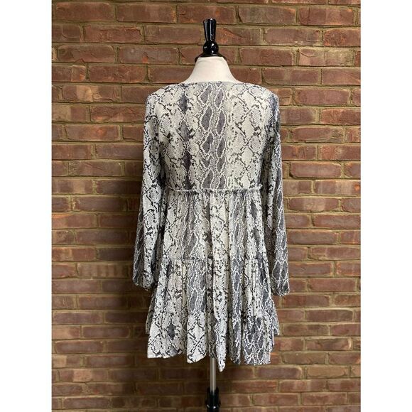 Charmed Hearts Snakeskin Print Long Sleeve Dress Size Medium - Picture 4 of 7